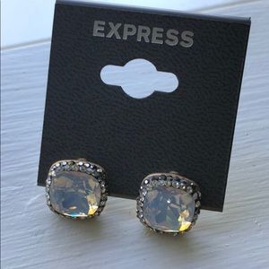 Express earrings